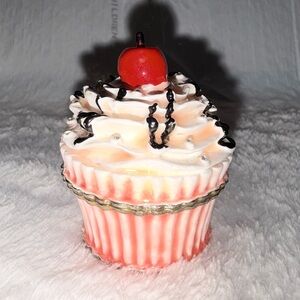 🍫 Realistic Chocolate Cupcake Vintage Trinket Box 🧁